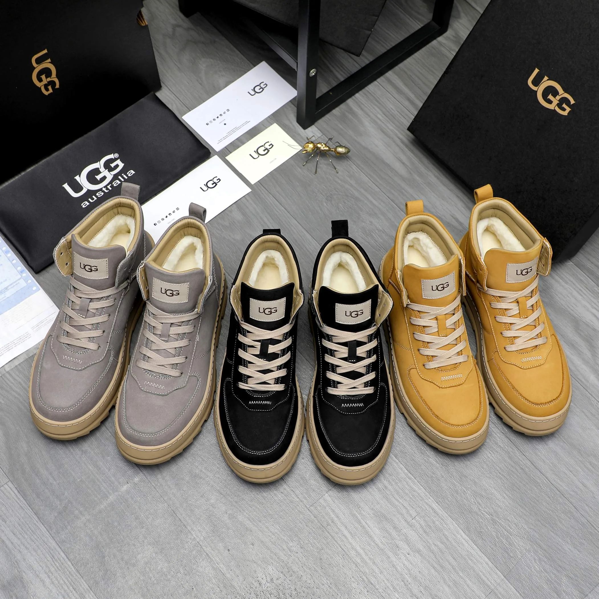 P620 Product trademark: "UGG" Gaobang men's shoes Regular size: 39-44 Product materials: Selected nubuck leather upper, wool lining, original outsole